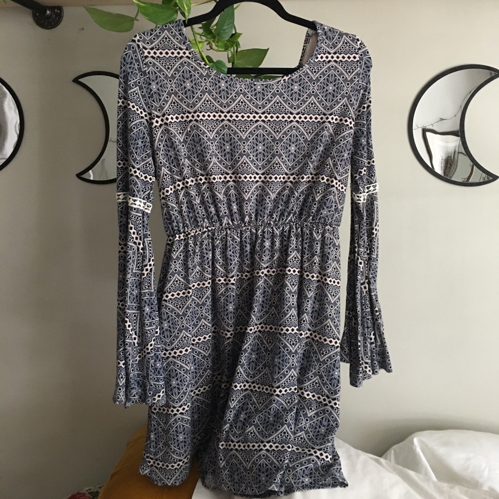Boho patterned dress with long sleeves